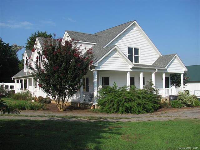 1st image of 198 Pottery Dr