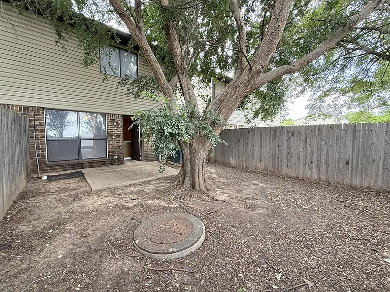 1334 Eastgate Dr #1 — Photo 24