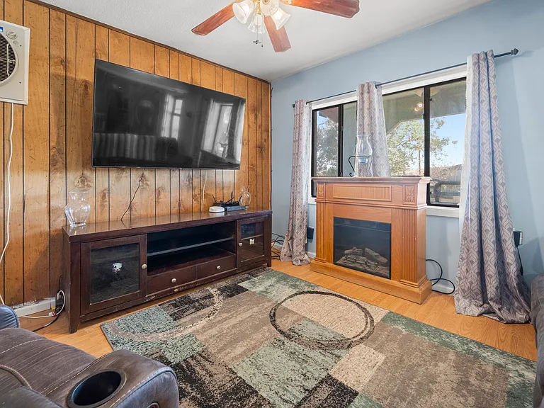 36769 Richards Ln — Photo 11