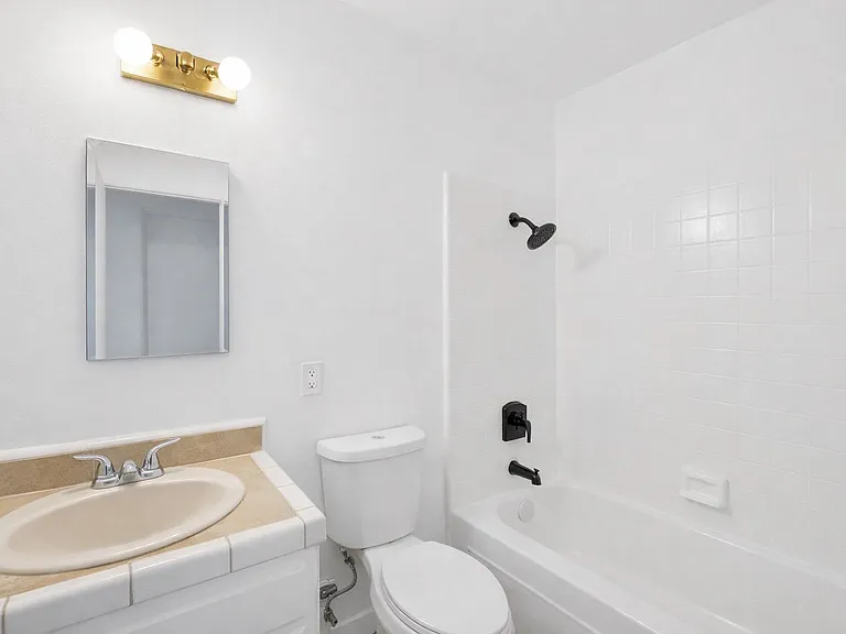 6828 Fulton Ave #4 — Photo 10