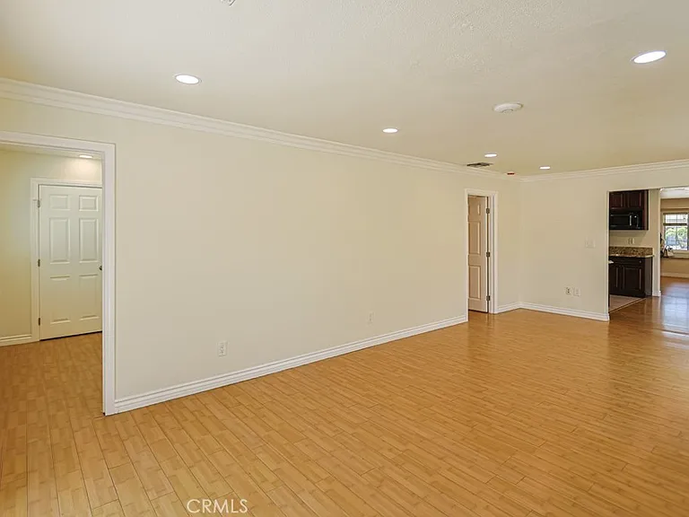 11851 Wisteria Ave — Photo 20