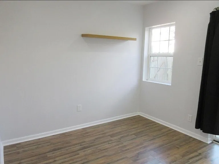 4628 Melrose St — Photo 17