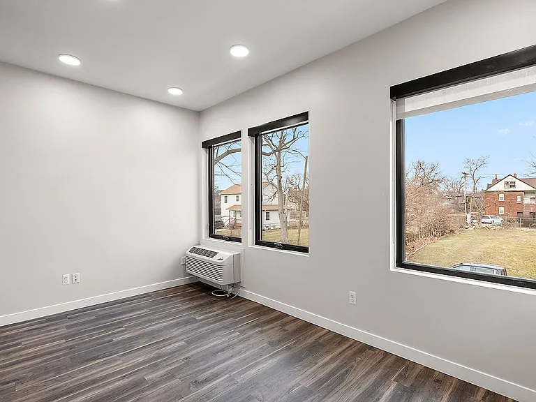 7631 E Lafayette St — Photo 92