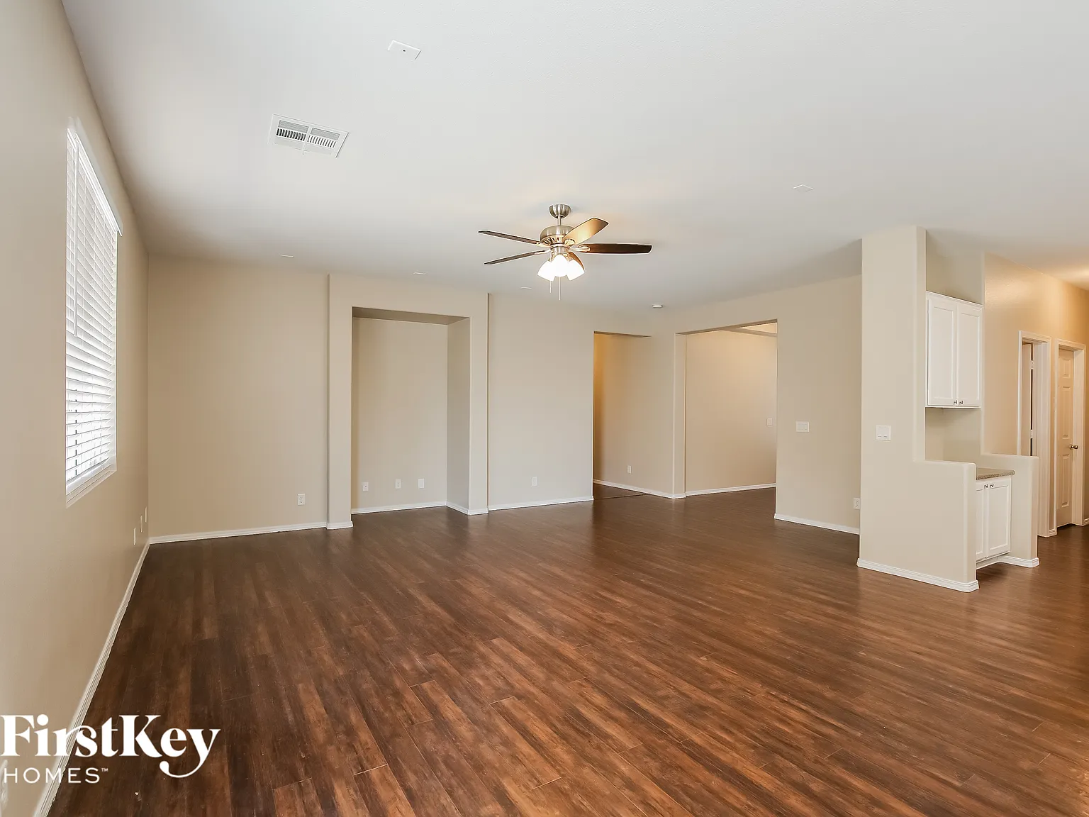 3 bed, 2.5 bath, 1883 sqft, $2,080 — Photo 4