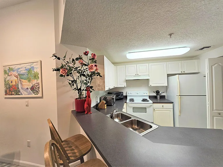 5050 Fairways Cir #301 — Photo 8