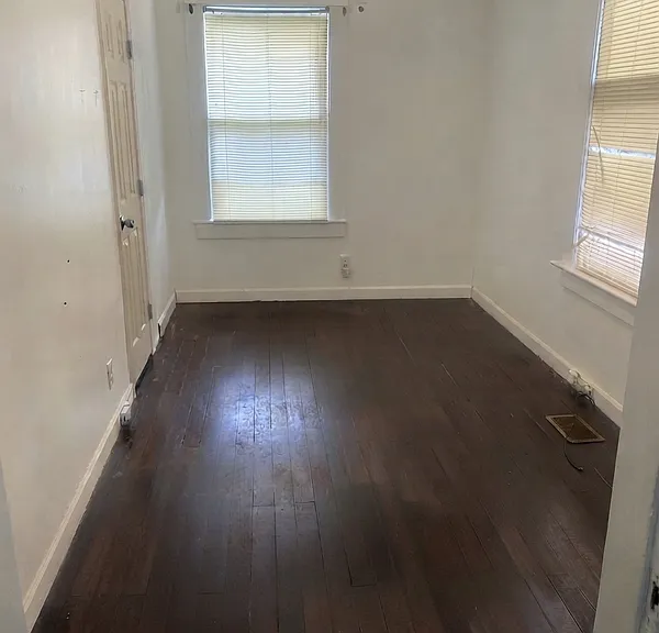 2096 Court Ave — Photo 5