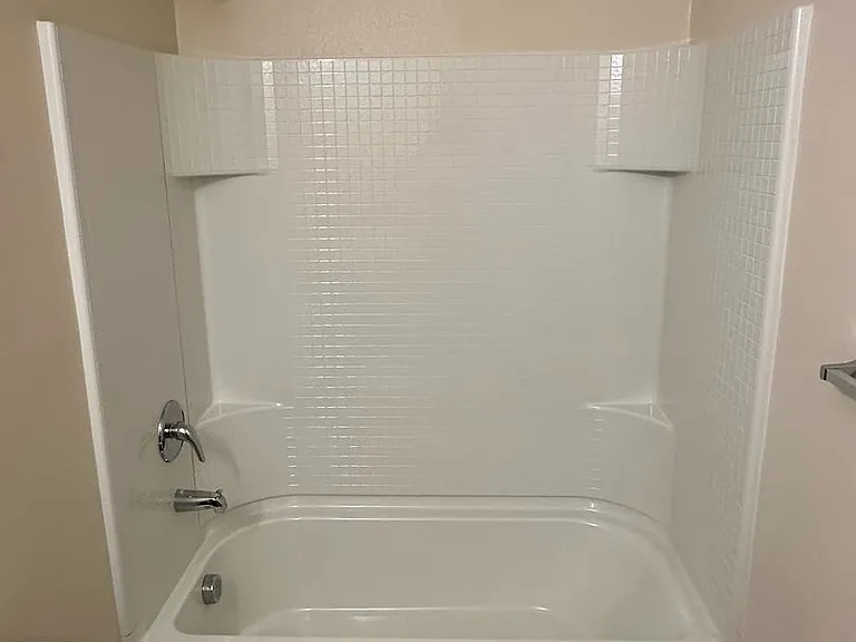 2431 Oakmont Cir — Photo 14