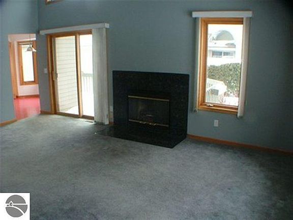 4th image of 3684 W Courtney Pl