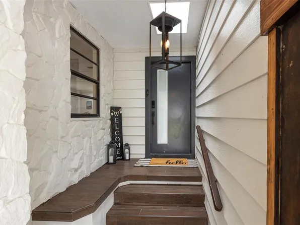 12756 Poinsettia Ave, Seminole, FL 33776