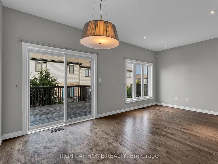 1030 Oakcrossing Gate #16 — Photo 14