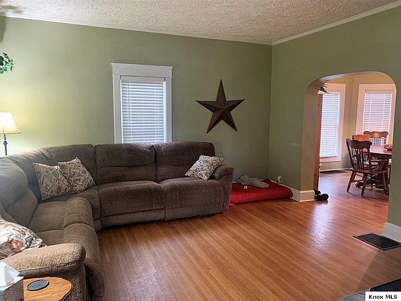 2nd image of 504 E Burgess St