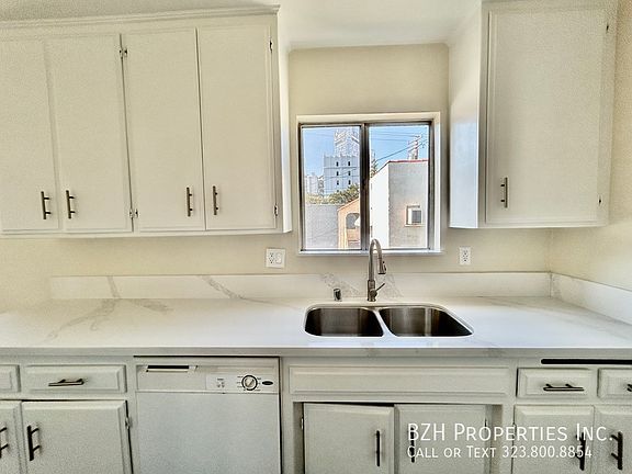 5th image of 1034 N Croft Ave #5