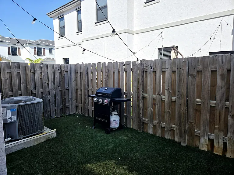 518 SW 19th Way #518 — Photo 16