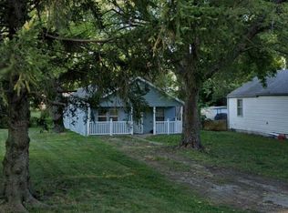 2745 E Wallace Ave, Decatur, IL 62526