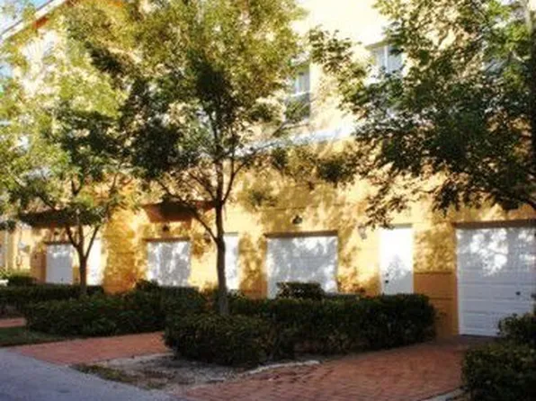 2403 Shoma Dr, Royal Palm Beach, FL 33414