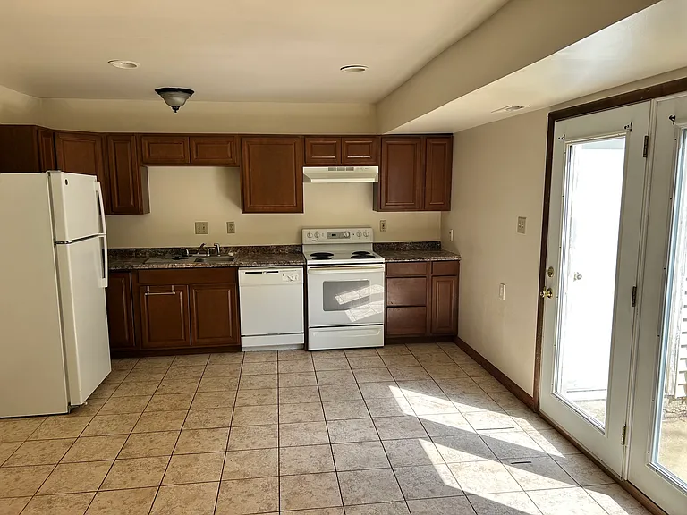 5134 Redbud Rd — Photo 2