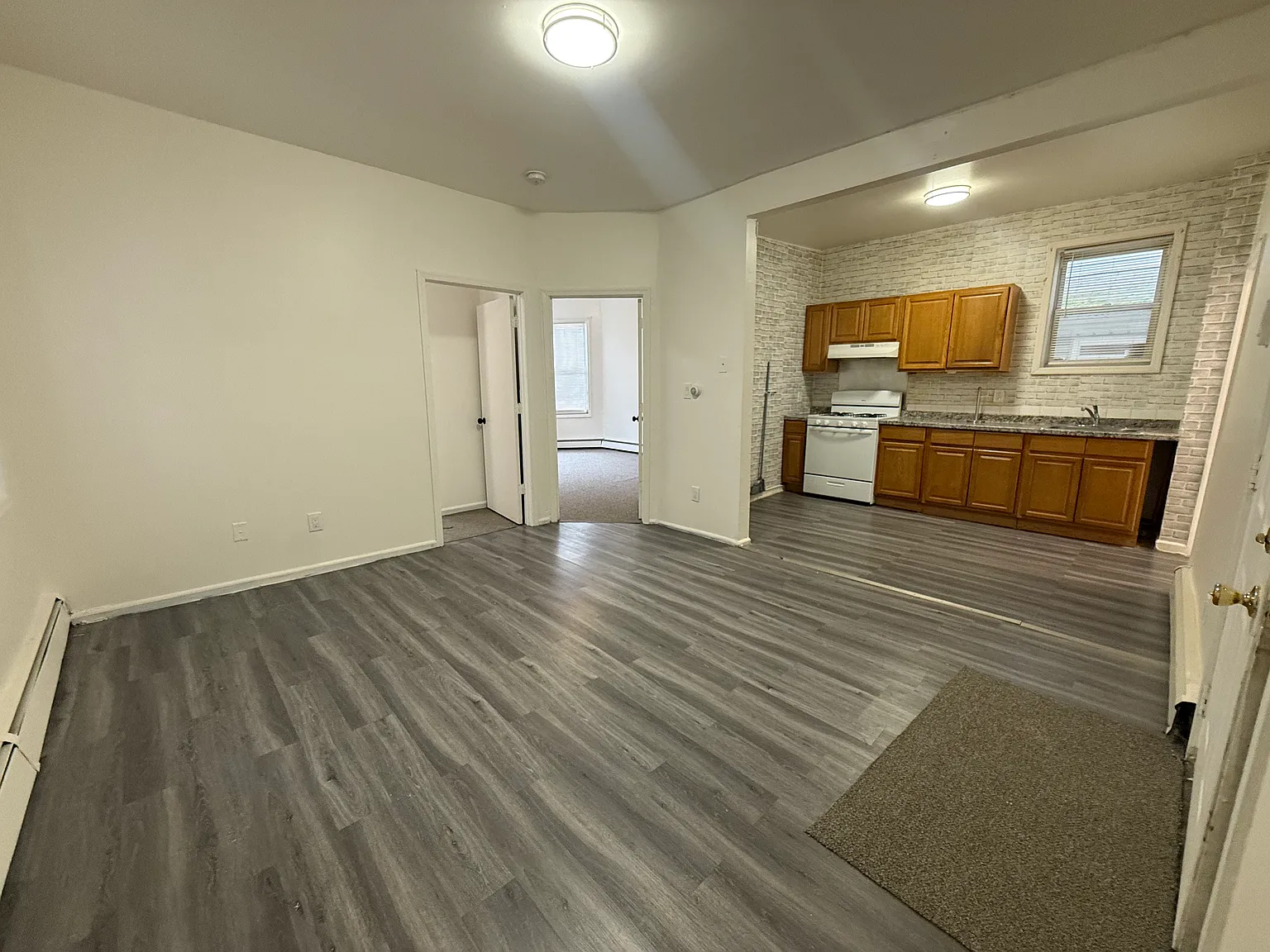 2 bed, 500 sqft, $1,800 — Photo 2