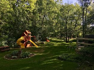 510 Fox Knoll Ct, Waterford, WI