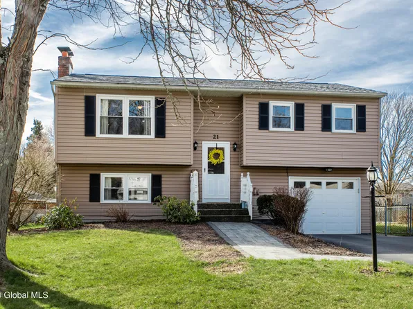 21 Castle Drive, Stillwater, NY 12170