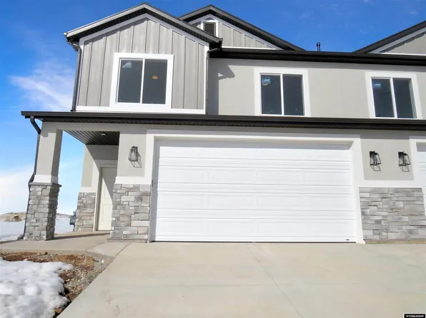 818 Sundance Ave, Evanston, WY 82930