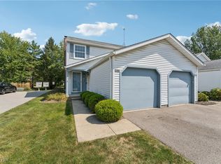 9618 E Idlewood Dr, Twinsburg, OH 44087