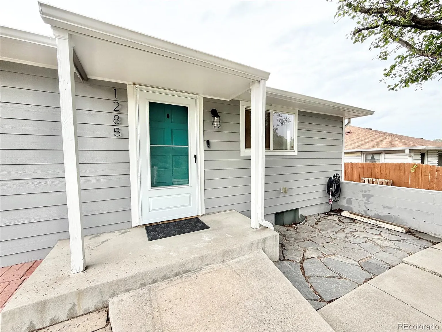 4 bed, 2.0 bath, 1804 sqft, $3,000 — Photo 2