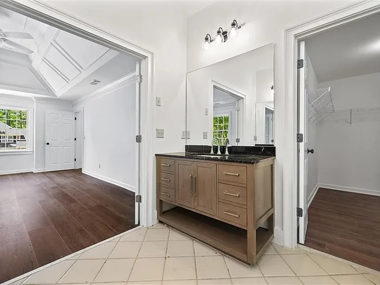 2120 Skyland Cove Ln — Photo 28