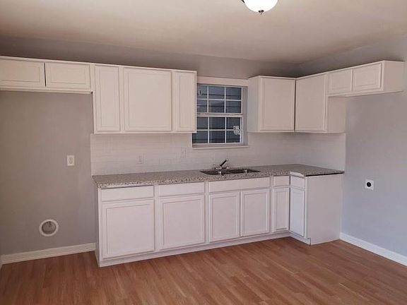 2nd image of 3817 Wipprecht St