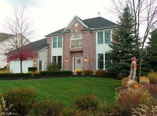 14946 Old Oak Dr, Strongsville, OH 44149