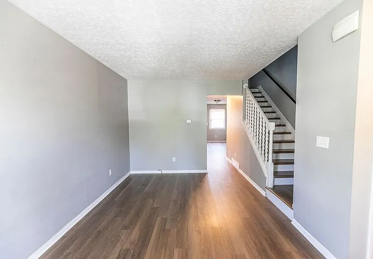 1098-1100 Highland St #1098 — Photo 3