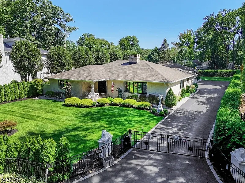 3 bed, 3.0 bath, $5,700 — Photo 1