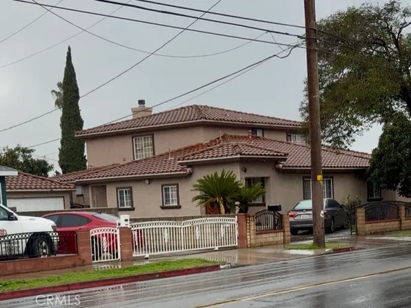 1042 W McFadden Ave, Santa Ana, CA 92707