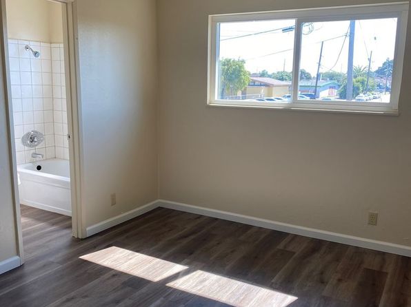 1127 E Laurel Dr #12