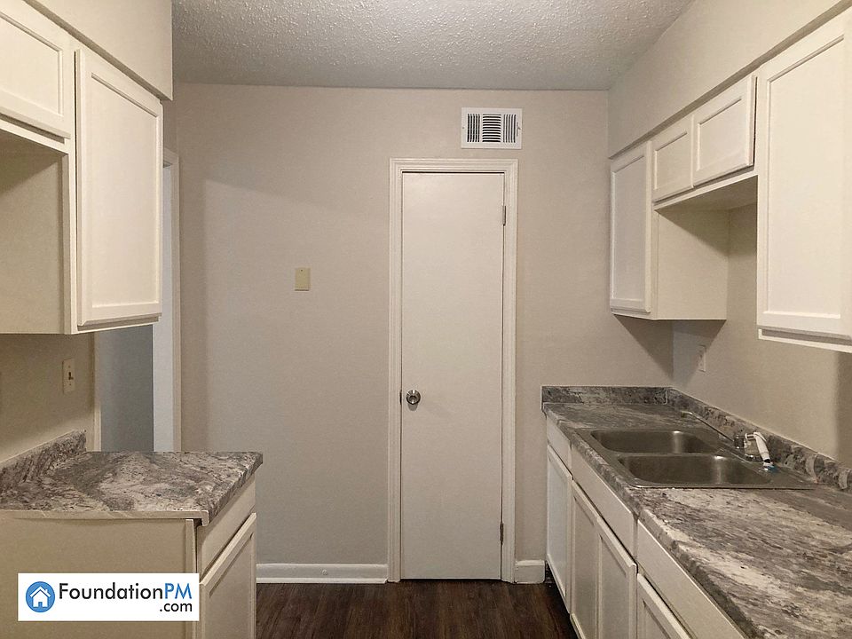 2nd image of 3667 Dagmar St