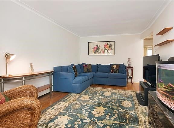 5th image of 1036 Huntington Ave