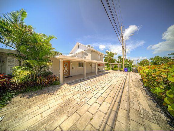 3rd image of 1512 S Roosevelt Blvd