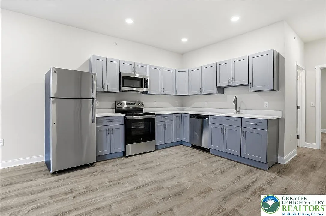 1 bed, 1.0 bath, 650 sqft, $1,550 — Photo 3