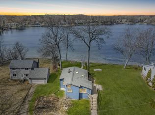 3965 Burnet Rd, Commerce Township, MI 48382