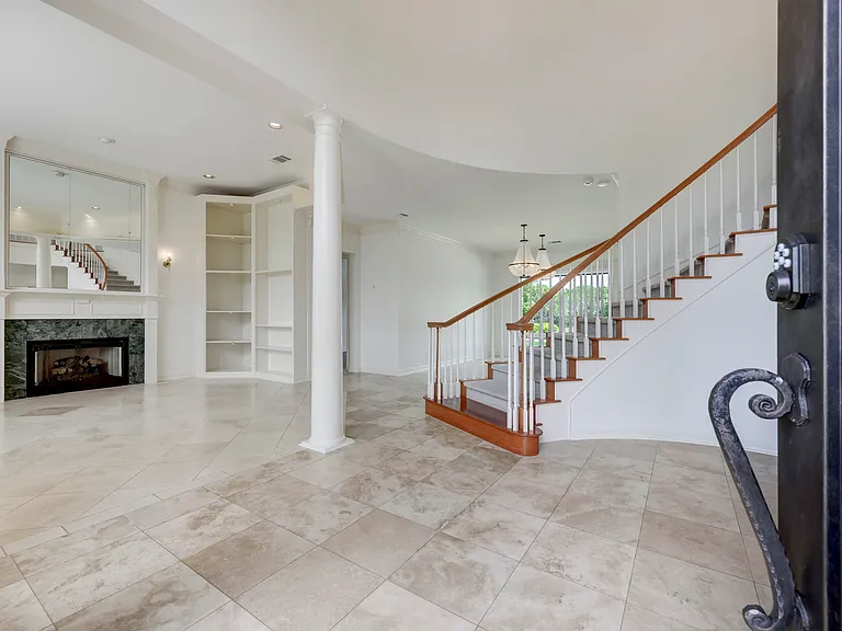 3105 Lacevine Ln — Photo 1