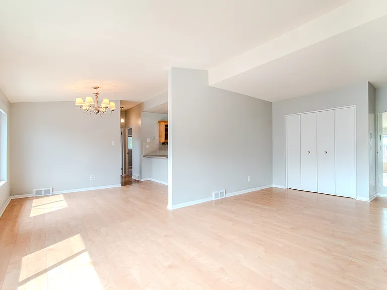361 N Eton St #5 — Photo 4