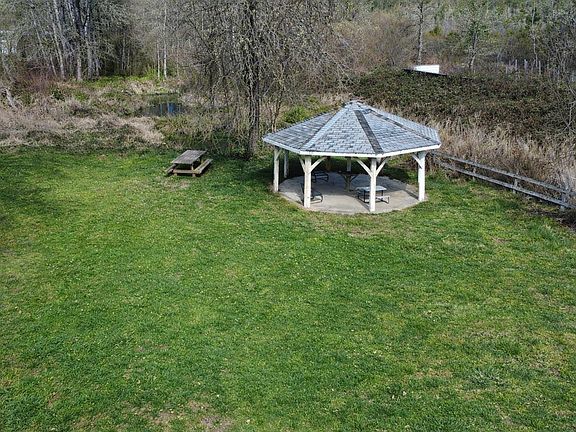 4th image of 1449 Rockydale Rd