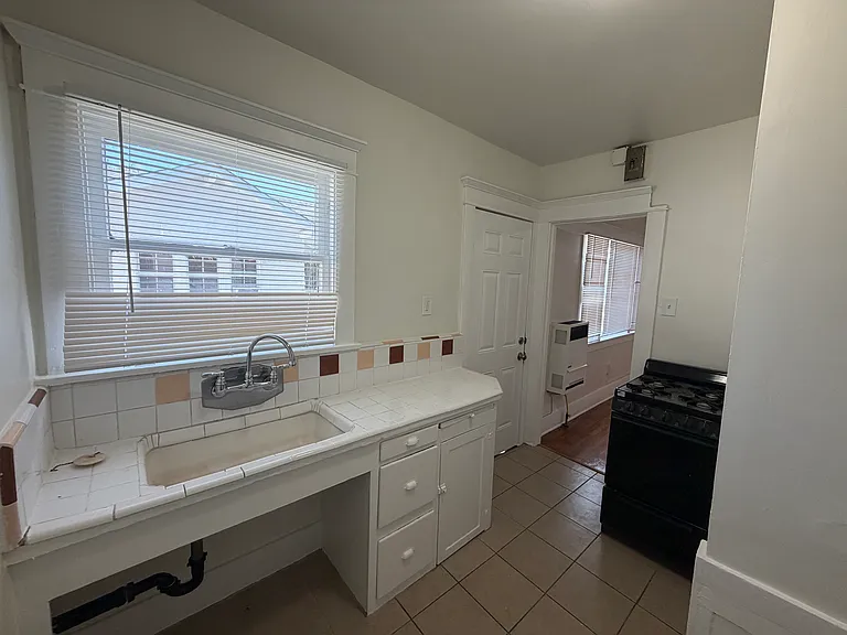 1323 Dawson Ave #10 — Photo 3
