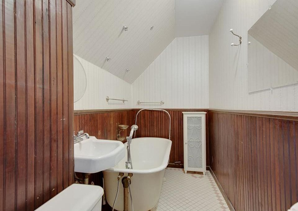 1st image of 1407 Hewitt Ave APT 2