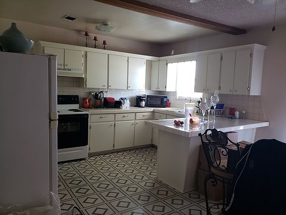 4th image of 917 E 17th St