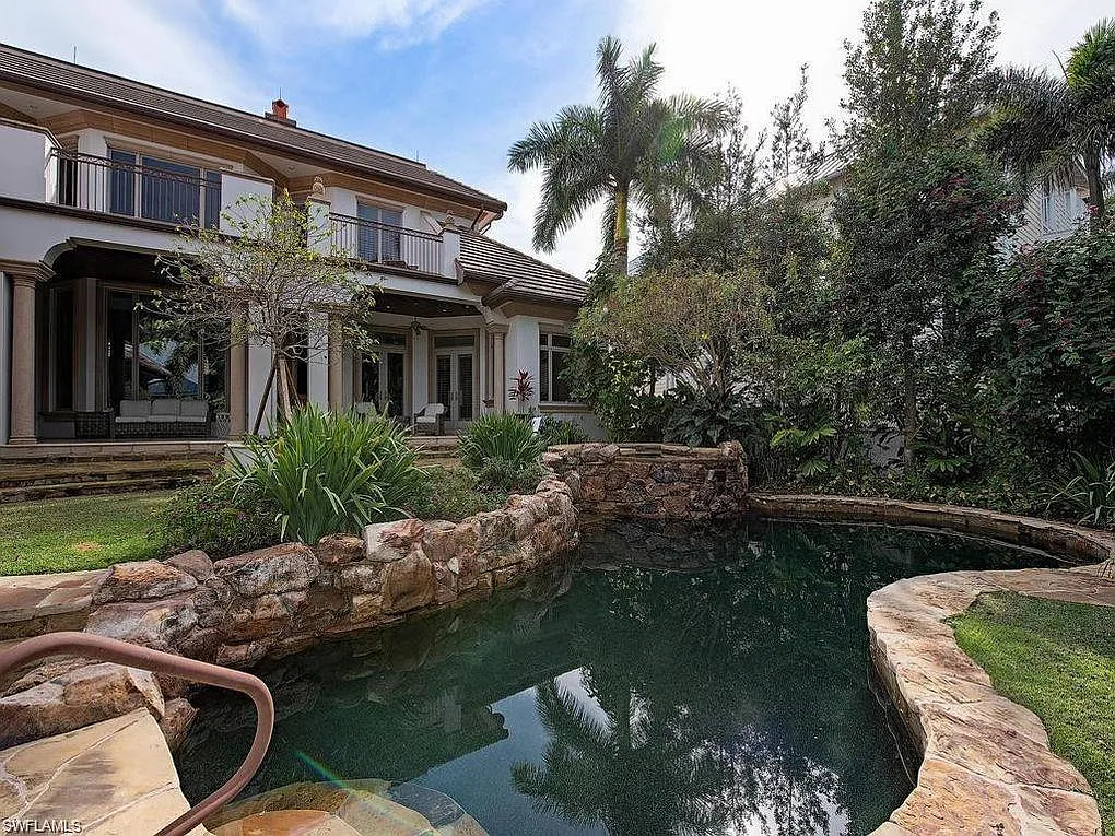 5 bed, 6.0 bath, 5849 sqft, $71,600 — Photo 2