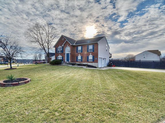 3rd image of 10370 Sharpsburg Dr