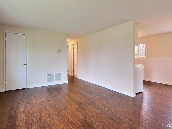 3rd image of 3006 N Bennett St