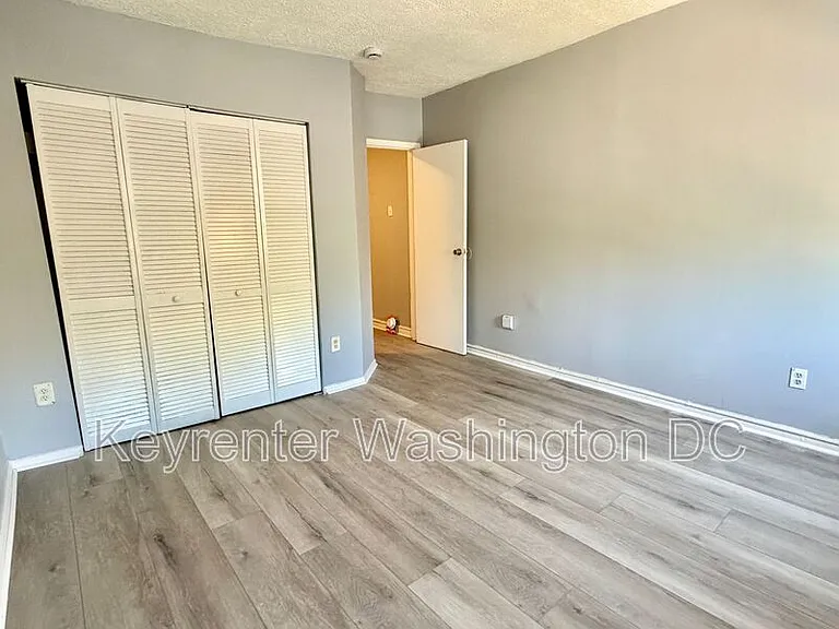 1537 A St SE #SE — Photo 17