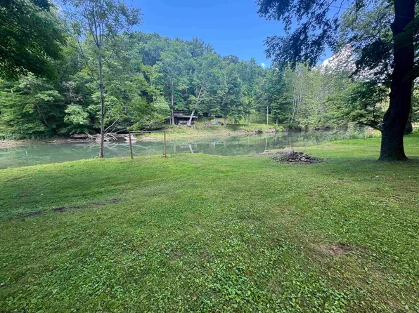 1050 McGee Ln, Buckhannon, WV 26201