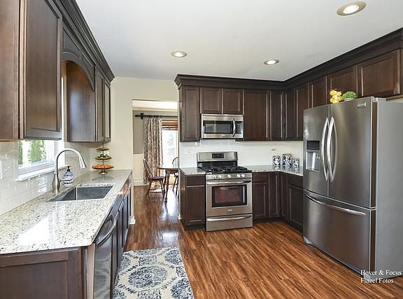 4th image of 2203 Aspen Dr